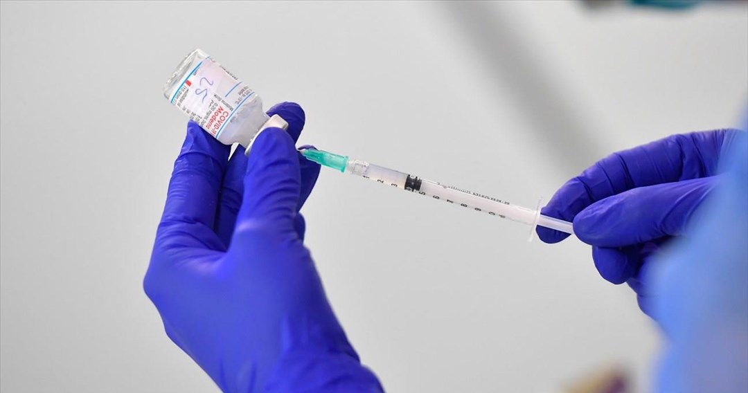 Συνδυαστικό μονοδοσικό εμβόλιο για γρίπη και κορωνοϊό αναπτύσσει η Moderna